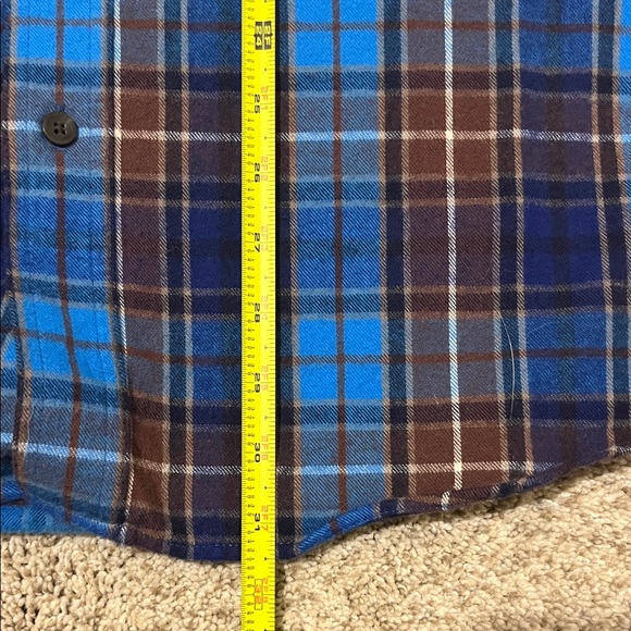 L.L. Bean Slightly Fitted Flannel Button-up Shirt - Picture 4 of 5